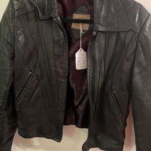 Vintage short above waist length black leather jacket size S